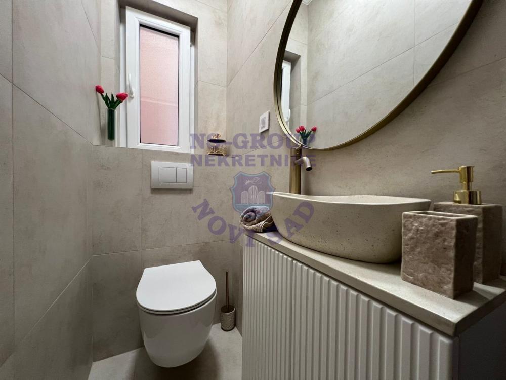 Slika 8 - Fantastican trosoban stan u Centru!