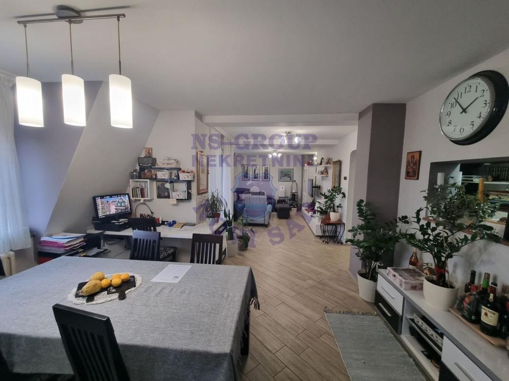 Slika 3 - Odlican cetvorosoban stan na Sajmu !