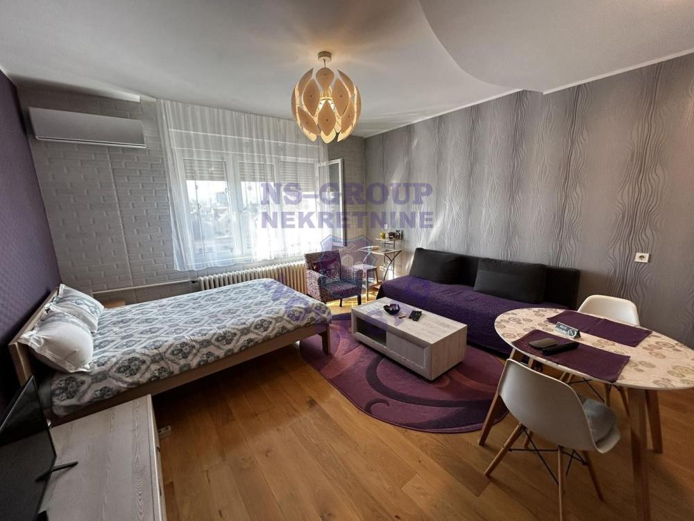 Glavna slika -Odlična garsonjera na Podbari