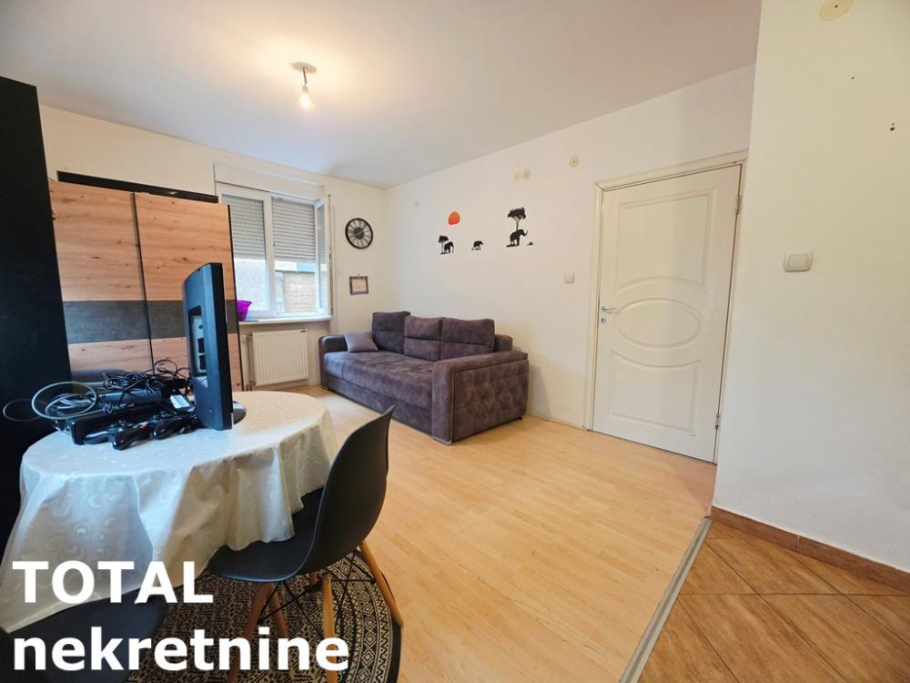 Slika 3 - Stan,NOVI SAD,ADICE,kv: 28.00, € 80000, ID: 1102478