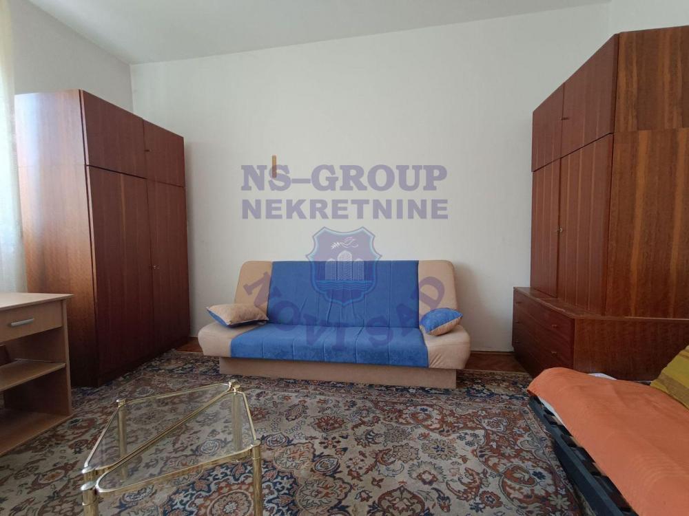 Slika 1 - Odlican jednoiposoban stan na Keju 