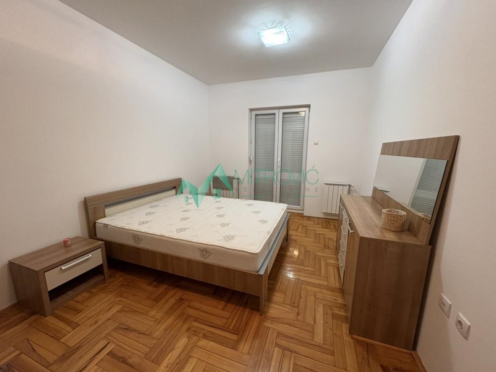 Slika 6 - Moderan kompletno namešten trosoban stan-Bulevar Evrope - izuzetna ponuda 