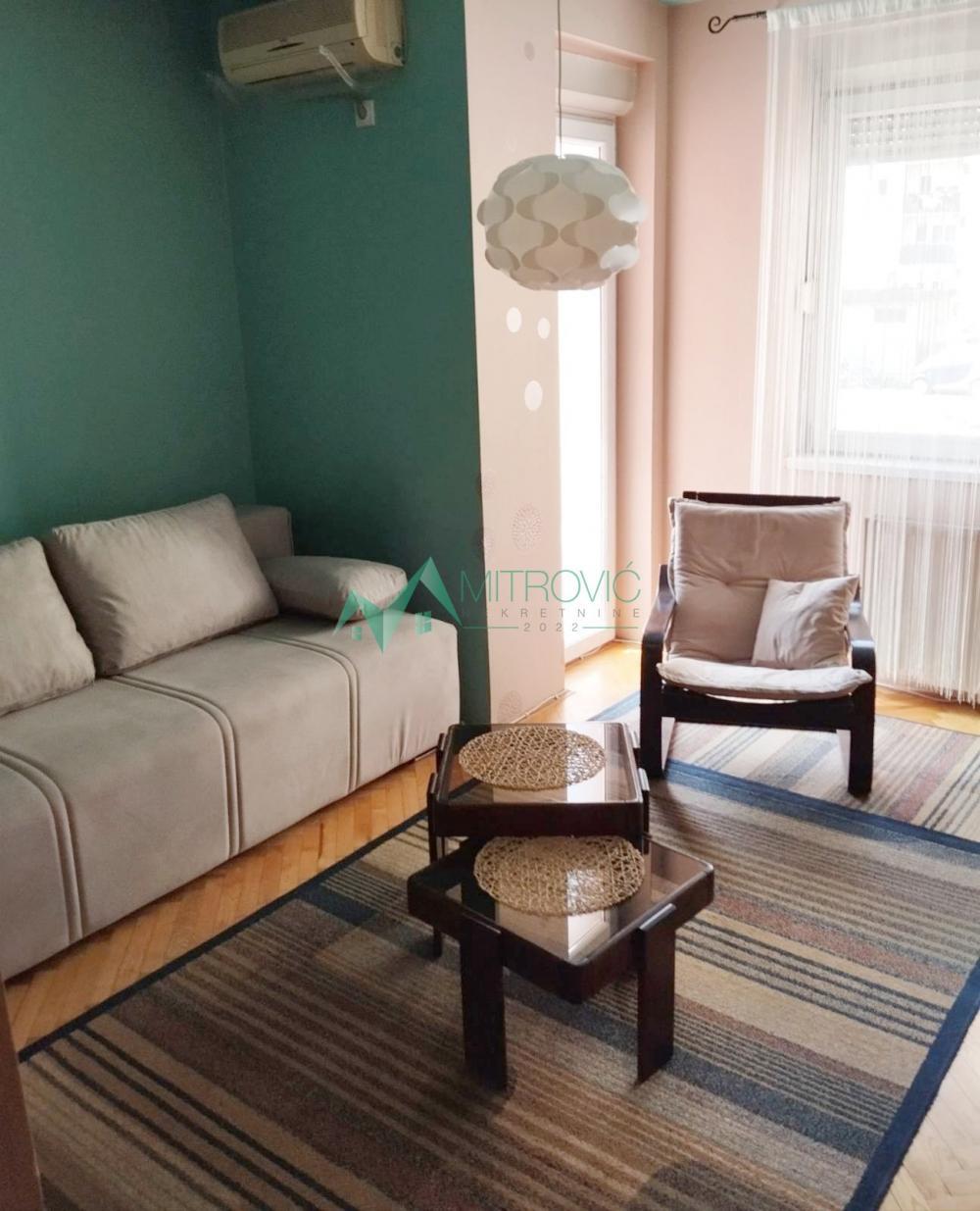 Glavna slika -Prodaje se jednosoban stan na odličnoj lokaciji u blizini Bulevara Evrope.