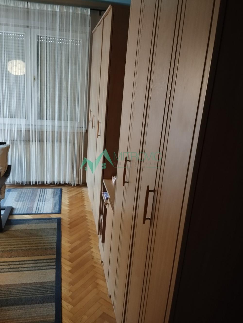 Slika 3 - Prodaje se jednosoban stan na odličnoj lokaciji u blizini Bulevara Evrope.