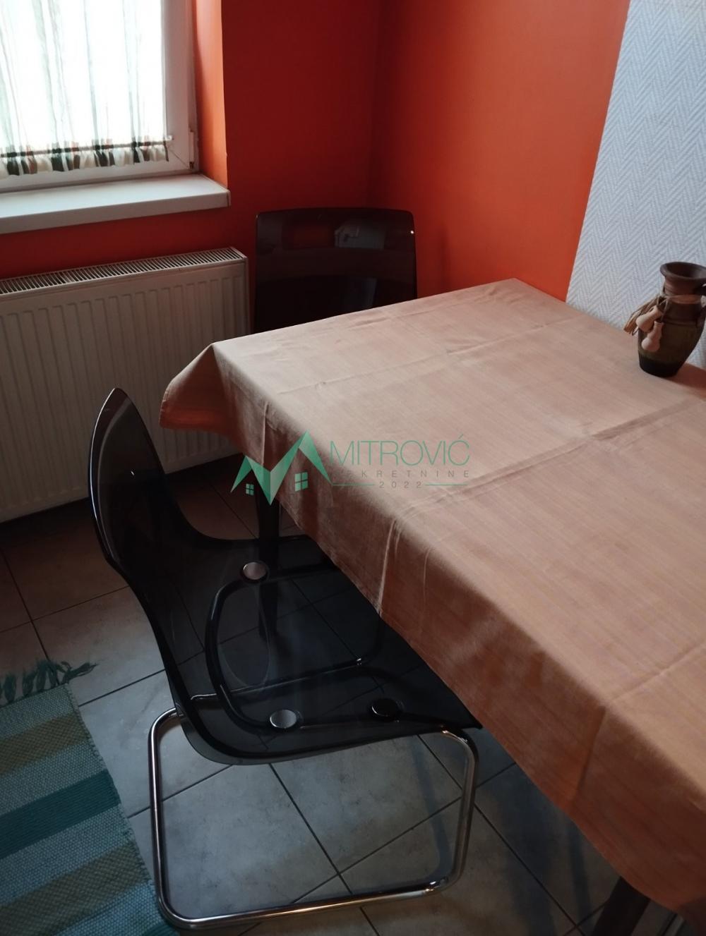 Slika 4 - Prodaje se jednosoban stan na odličnoj lokaciji u blizini Bulevara Evrope.