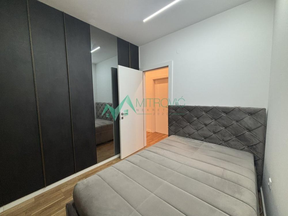 Slika 5 - Prodaje se funkcionalan i kompletno opremljen jednoiposoban stan u Petrovaradinu. 