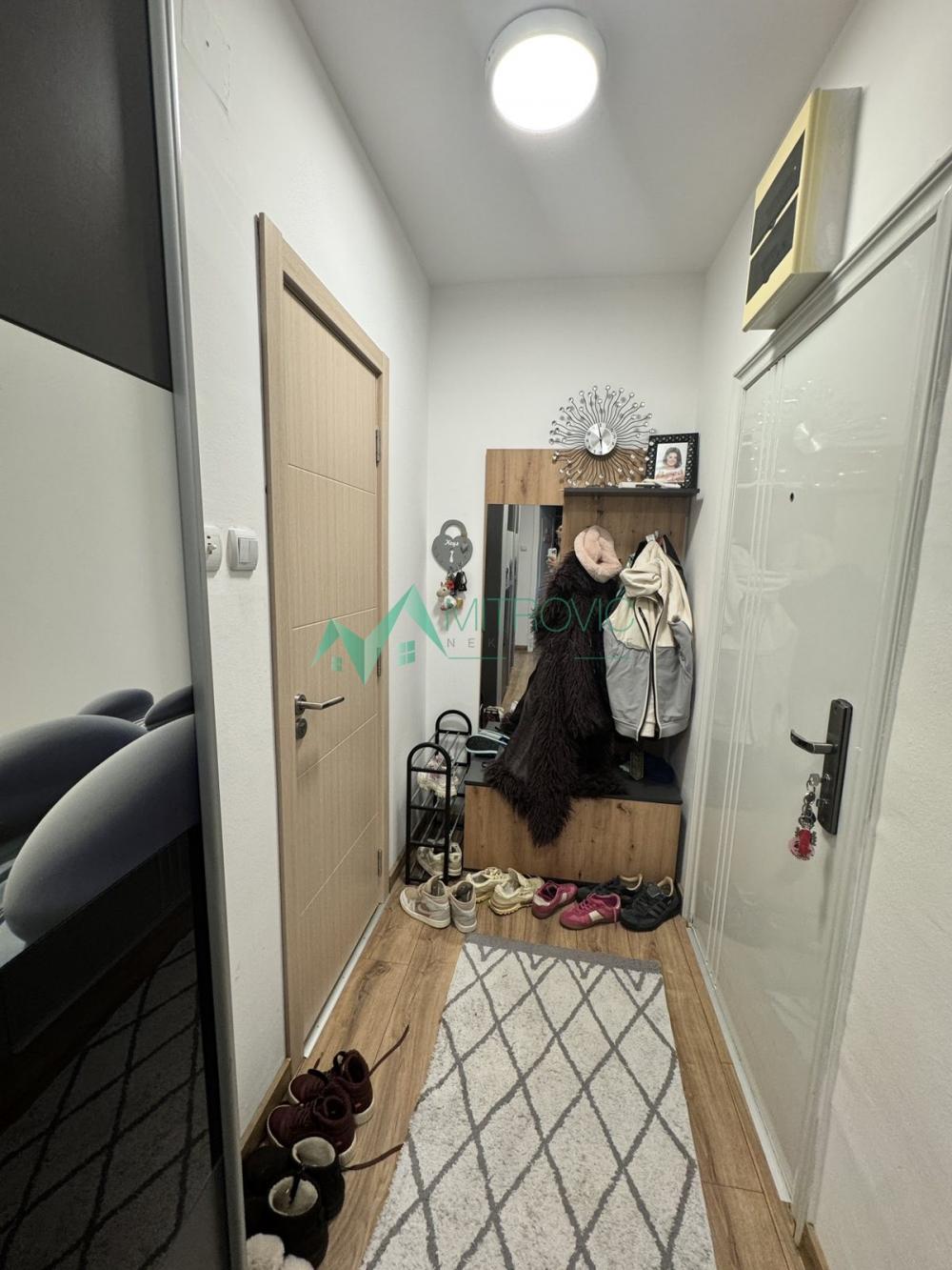 Slika 11 - Prodaje se kompletno opremljen dvosoban stan na Novoj Detelinari. 