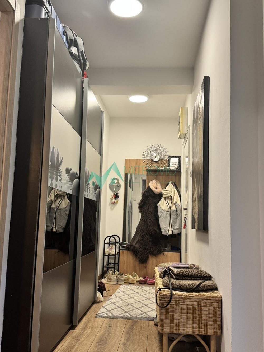 Slika 9 - Prodaje se kompletno opremljen dvosoban stan na Novoj Detelinari. 