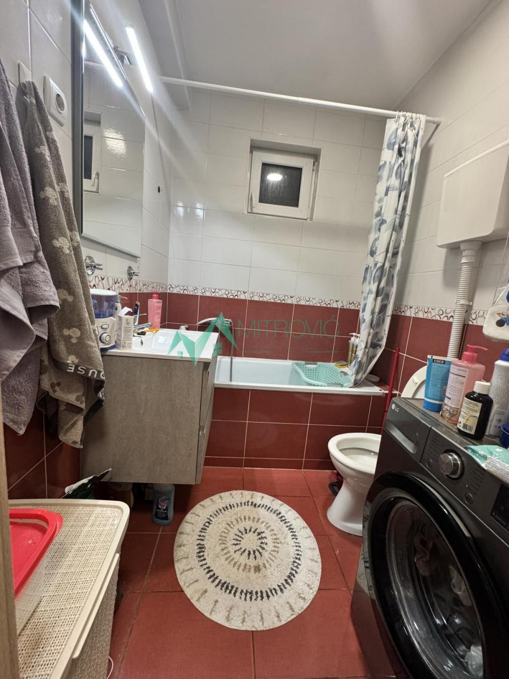 Slika 5 - Prodaje se kompletno opremljen dvosoban stan na Novoj Detelinari. 