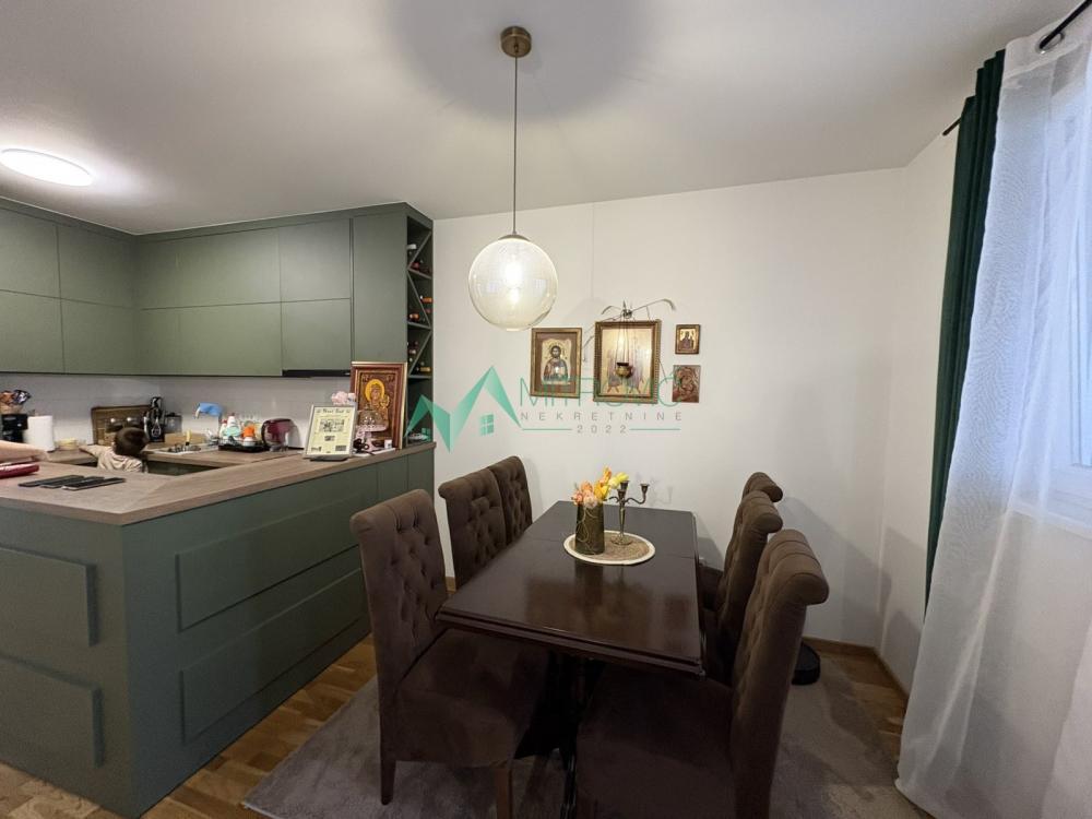 Glavna slika -Komforan četvorosoban stan, 74m2!