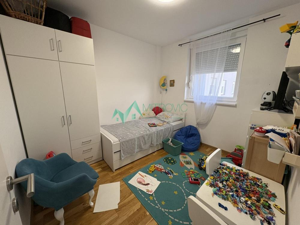 Slika 7 - Komforan četvorosoban stan, 74m2!