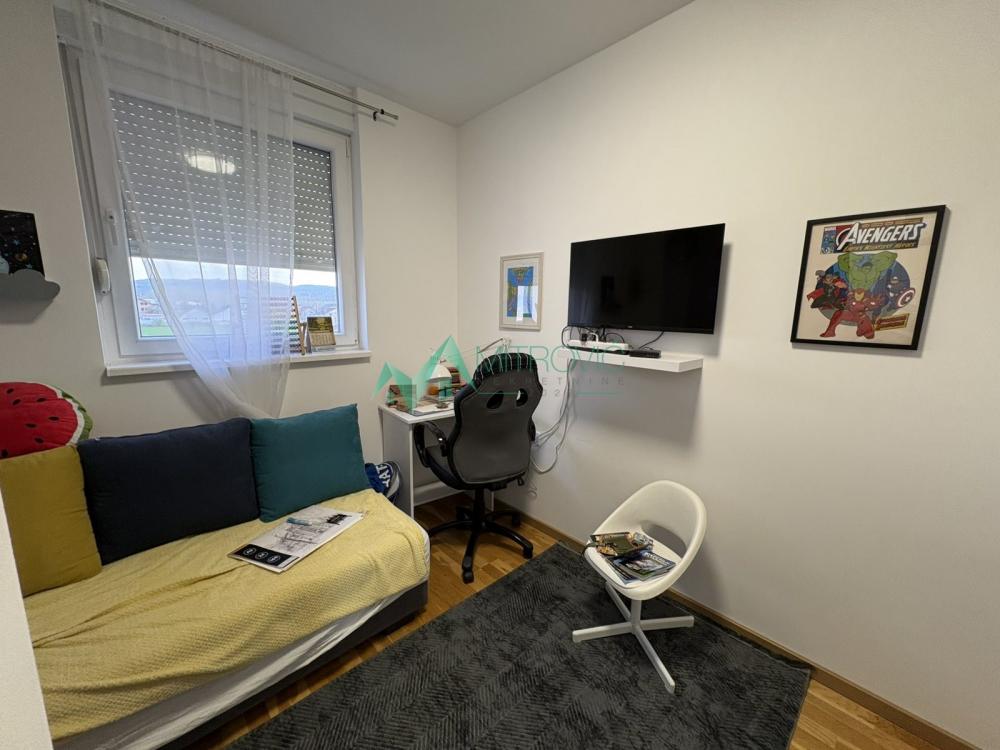 Slika 9 - Komforan četvorosoban stan, 74m2!