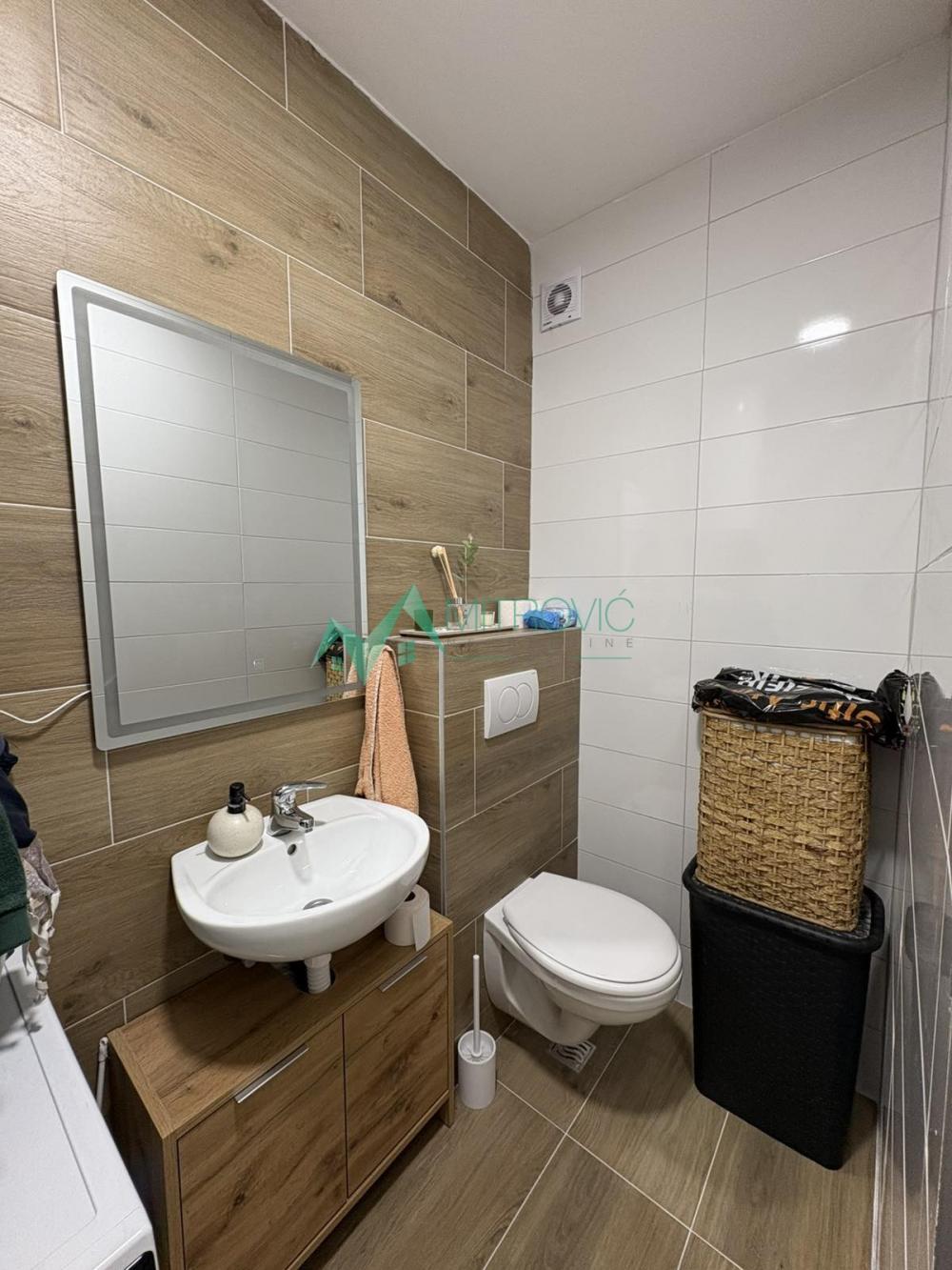 Slika 11 - Komforan četvorosoban stan, 74m2!