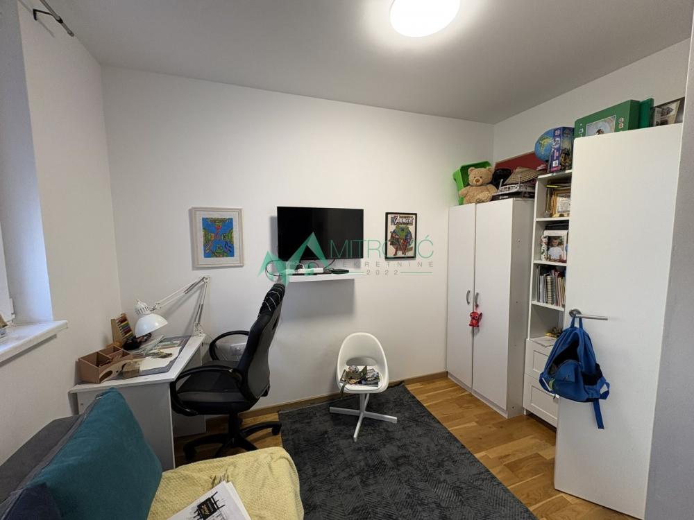 Slika 8 - Komforan četvorosoban stan, 74m2!