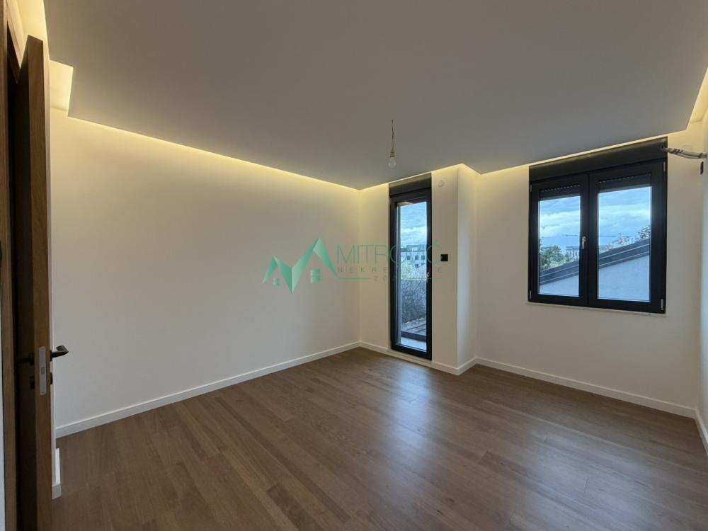 Slika 9 - Urbana vila, luksuzna oprema, garaža i parking u ceni! 