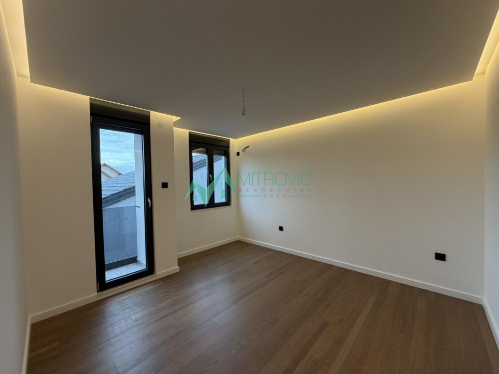 Slika 8 - Urbana vila, luksuzna oprema, garaža i parking u ceni! 