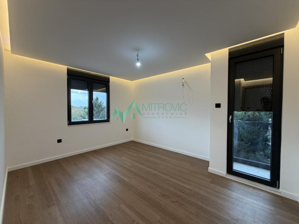 Slika 7 - Urbana vila, luksuzna oprema, garaža i parking u ceni! 