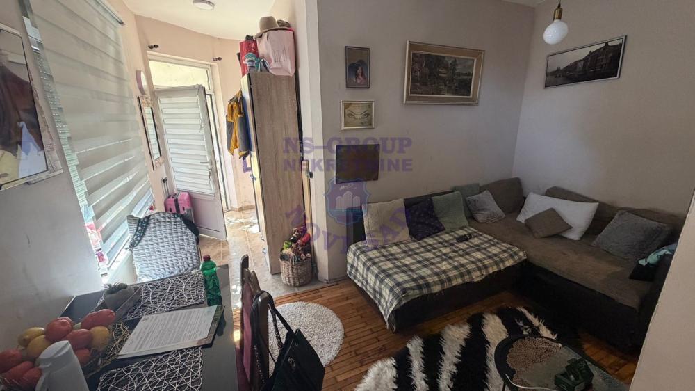 Slika 1 - Jednoiposoban, 26m2, Adice Novi Sad, sa terasom