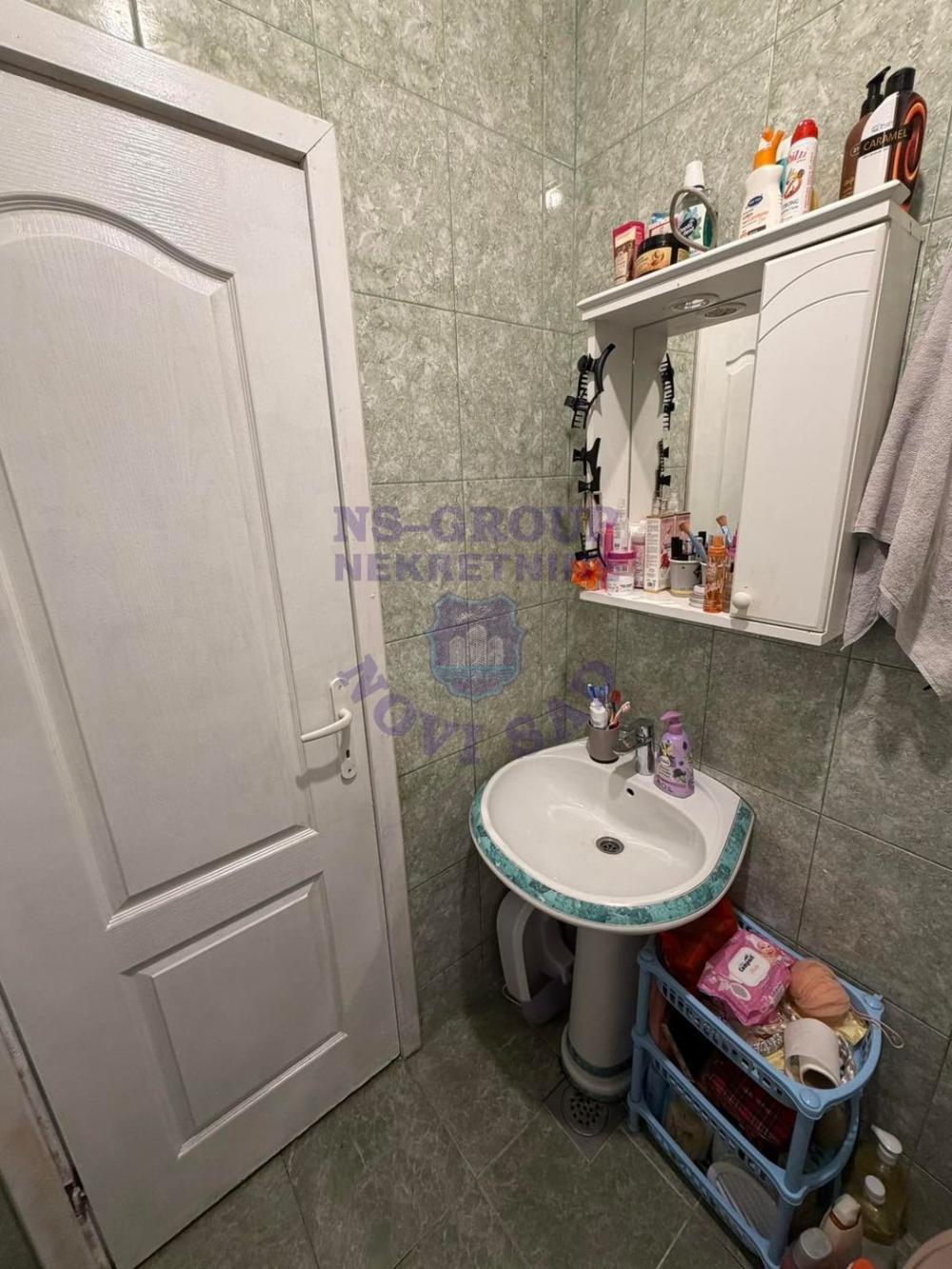 Slika 8 - Jednoiposoban, 26m2, Adice Novi Sad, sa terasom