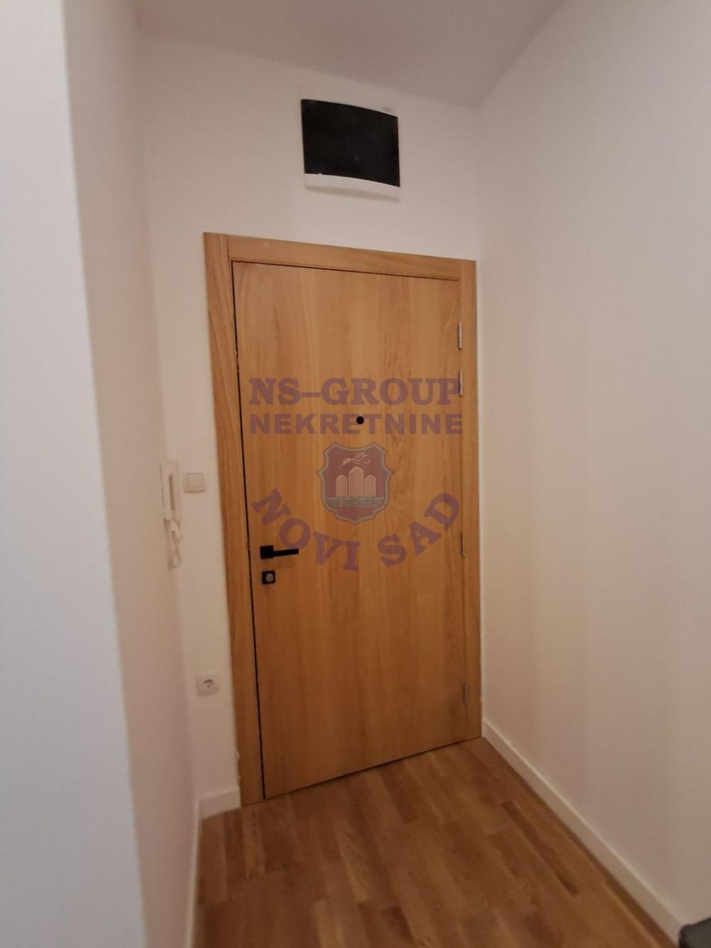 Slika 10 - Odlican renoviran stan na Petrovaradinu!