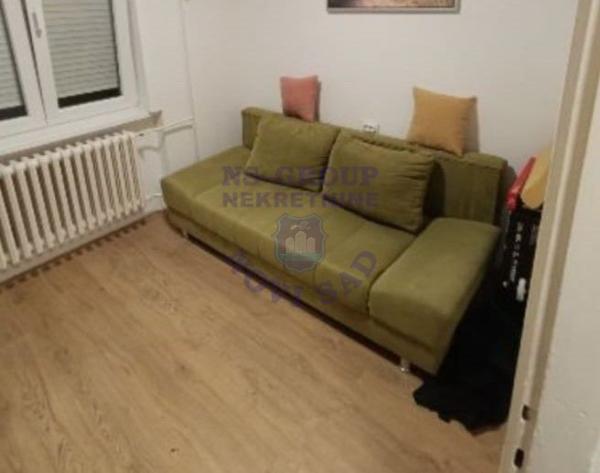 Glavna slika -Garsonjera na Staroj Detelinari!