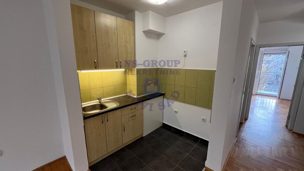 Slika 2 - Stan je dvostrano orijentisan, veoma svetao!