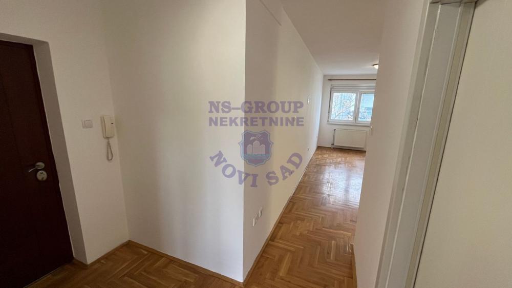 Slika 6 - Stan je dvostrano orijentisan, veoma svetao!