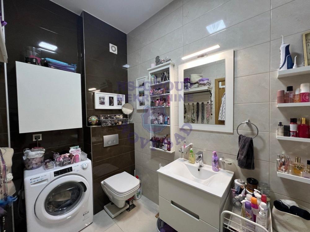 Glavna slika -Odličan trosoban stan na Novoj Detelinari!