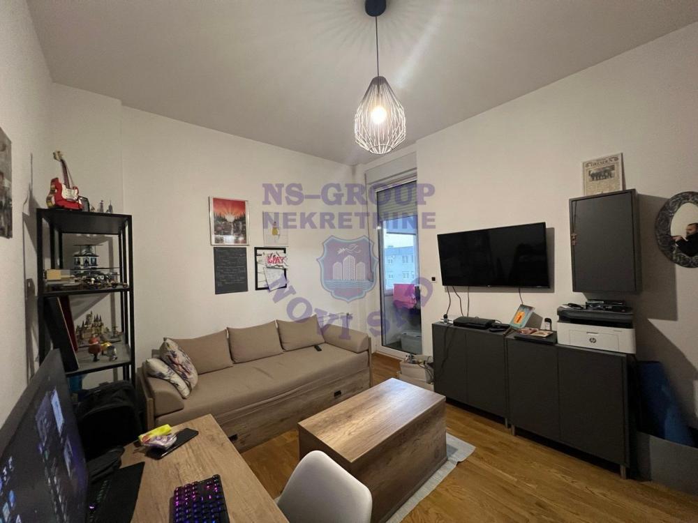 Slika 3 - Prodaja stana, 77m2, Telep Novi Sad, sa terasom, ima lift