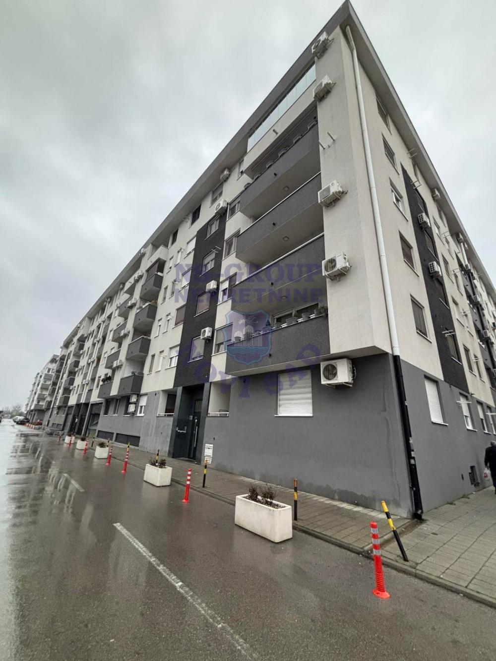 Slika 11 - Prodaja stana, 77m2, Telep Novi Sad, sa terasom, ima lift