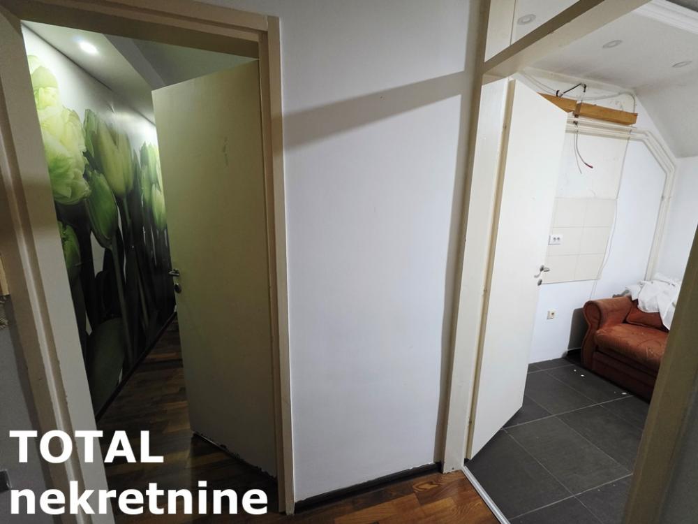 Slika 10 - Stan,NOVI SAD,ZELEZNICKA STANICA,kv: 32.00, € 80000, ID: 1101993