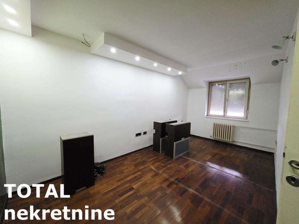 Slika 1 - Stan,NOVI SAD,ZELEZNICKA STANICA,kv: 32.00, € 80000, ID: 1101993