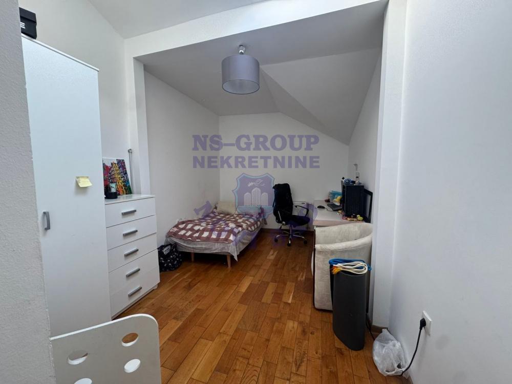 Slika 4 - Trosoban, 61m2, Novi Sad centar Novi Sad