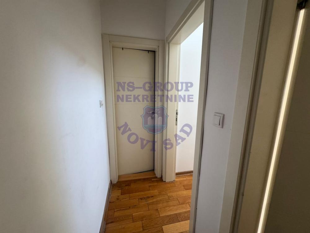 Slika 3 - Trosoban, 61m2, Novi Sad centar Novi Sad