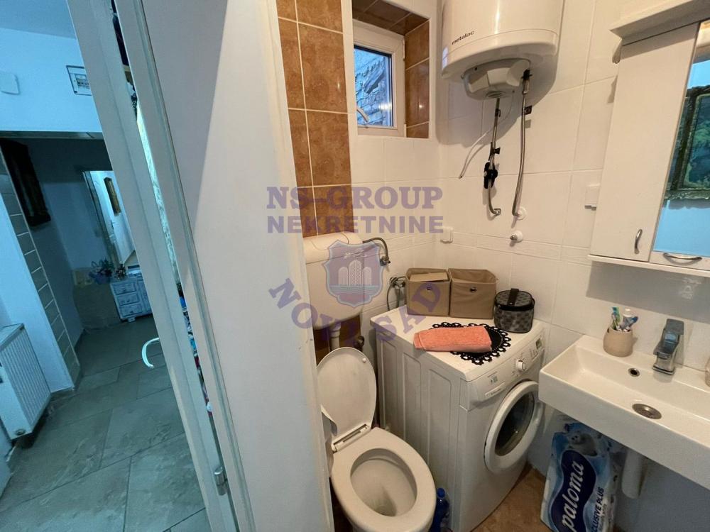 Slika 9 - Trosoban, 52m2, Bulevar oslobođenja Novi Sad