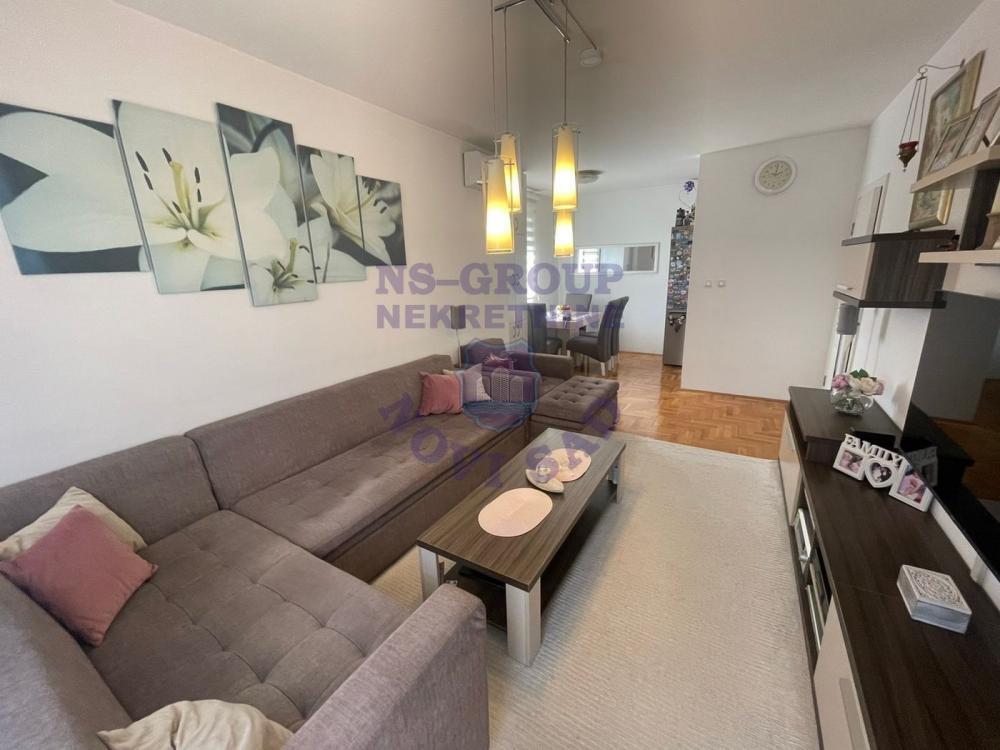 Glavna slika -Trosoban, 62m2, Banatić Novi Sad, sa terasom, ima lift