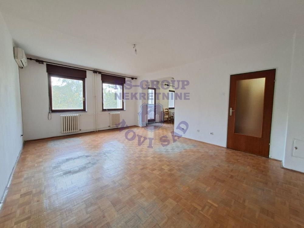 Glavna slika -Komforan trosoban stan na Novoj Detelinari