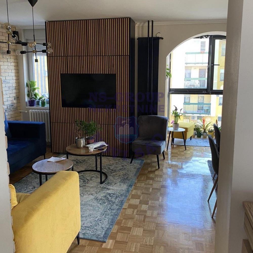 Glavna slika -Dvoiposoban stan na Novom Naselju