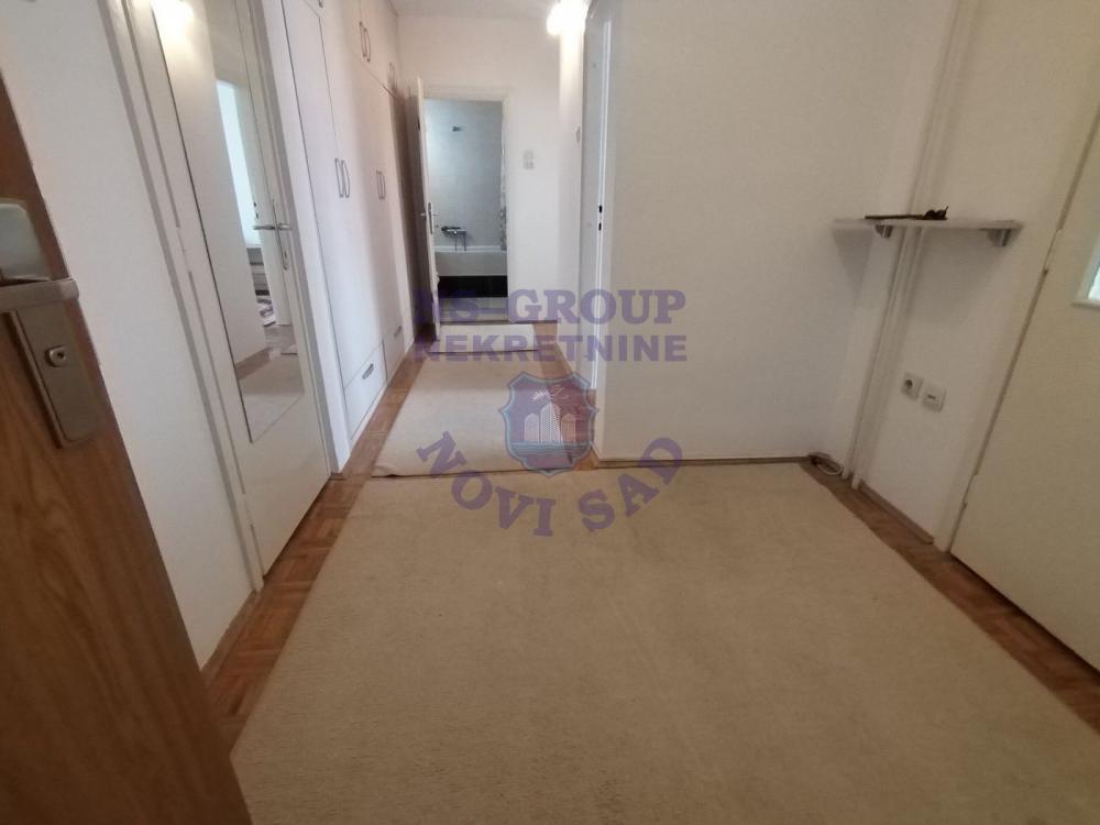 Slika 5 - Lep stan na vrhunskoj lokaciji!