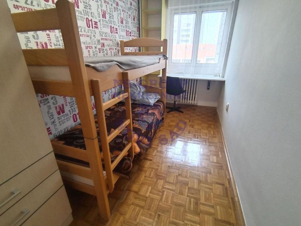 Slika 4 - Lep stan na vrhunskoj lokaciji!