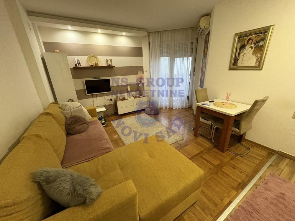 Glavna slika -567263-Extra lokacija. Odlična uknjižena nameštena garsonjera kod Kliničkog centra