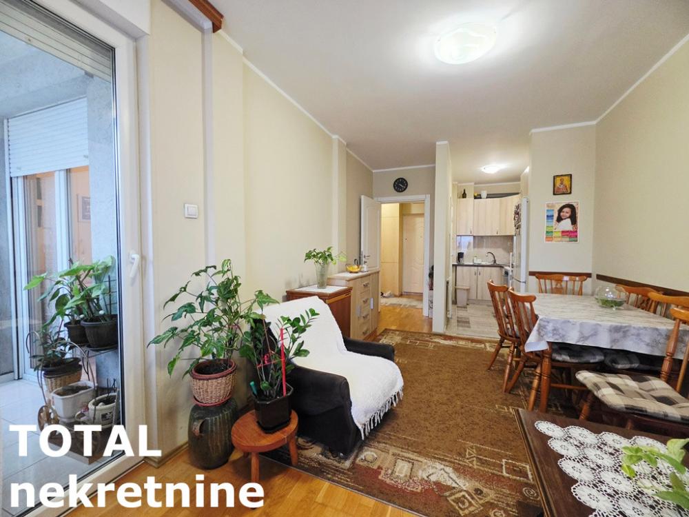 Slika 3 - Stan,NOVI SAD,BULEVAR PATRIJARHA PAVLA,kv: 45.00, € 135000, ID: 1102486