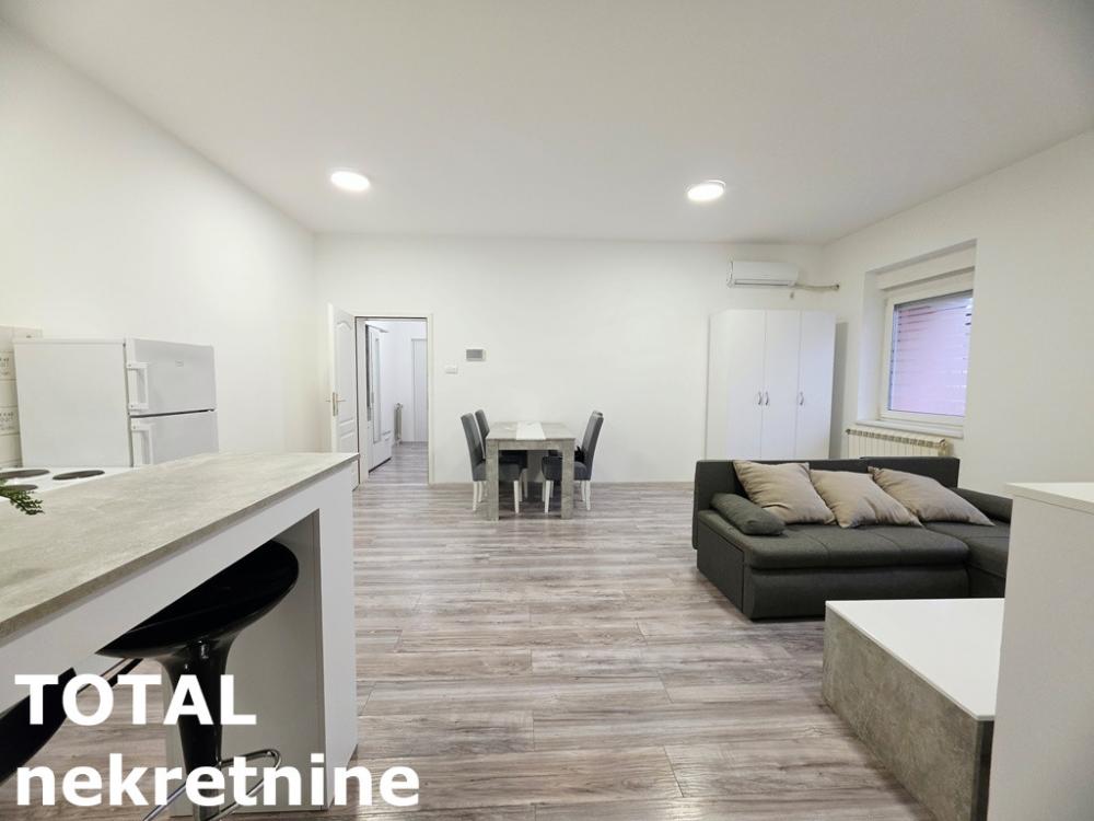 Slika 3 - Stan,NOVI SAD,BULEVAR,kv: 71.00, € 198800, ID: 1102487