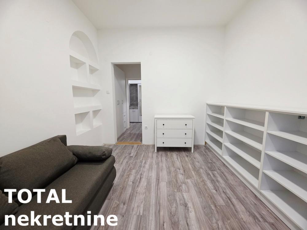 Slika 8 - Stan,NOVI SAD,BULEVAR,kv: 71.00, € 198800, ID: 1102487