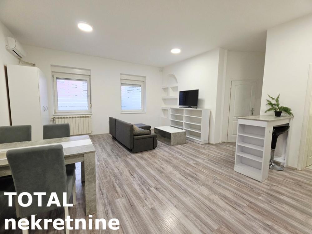 Slika 1 - Stan,NOVI SAD,BULEVAR,kv: 71.00, € 198800, ID: 1102487