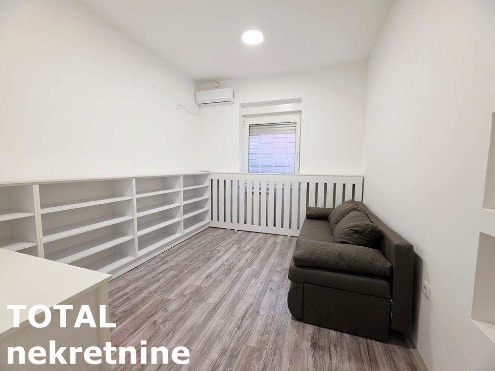 Slika 7 - Stan,NOVI SAD,BULEVAR,kv: 71.00, € 198800, ID: 1102487