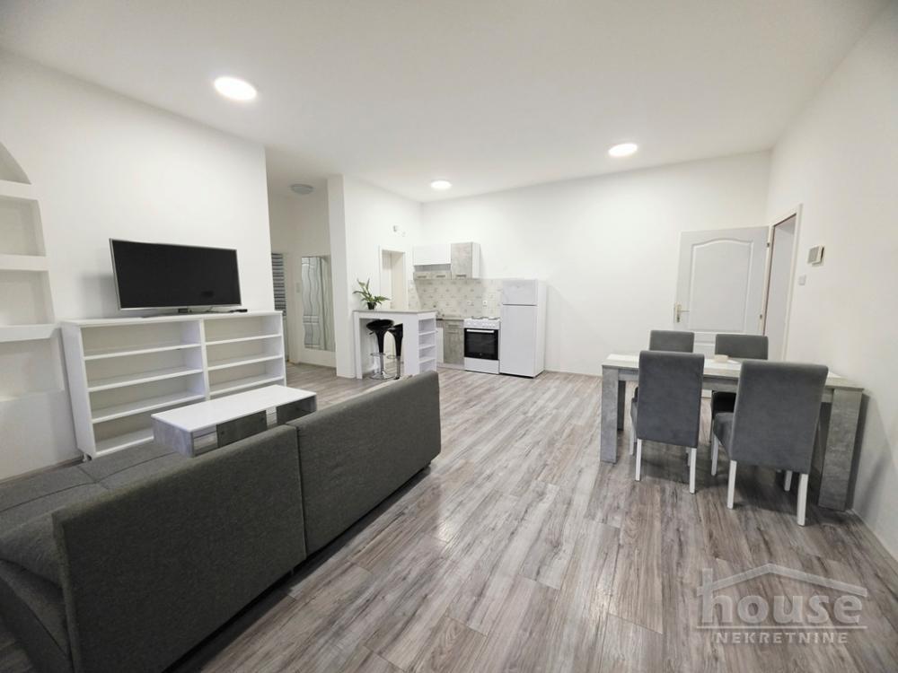 Glavna slika -Stan,NOVI SAD,BULEVAR,kv: 71.00, € 198800, ID: 1065639