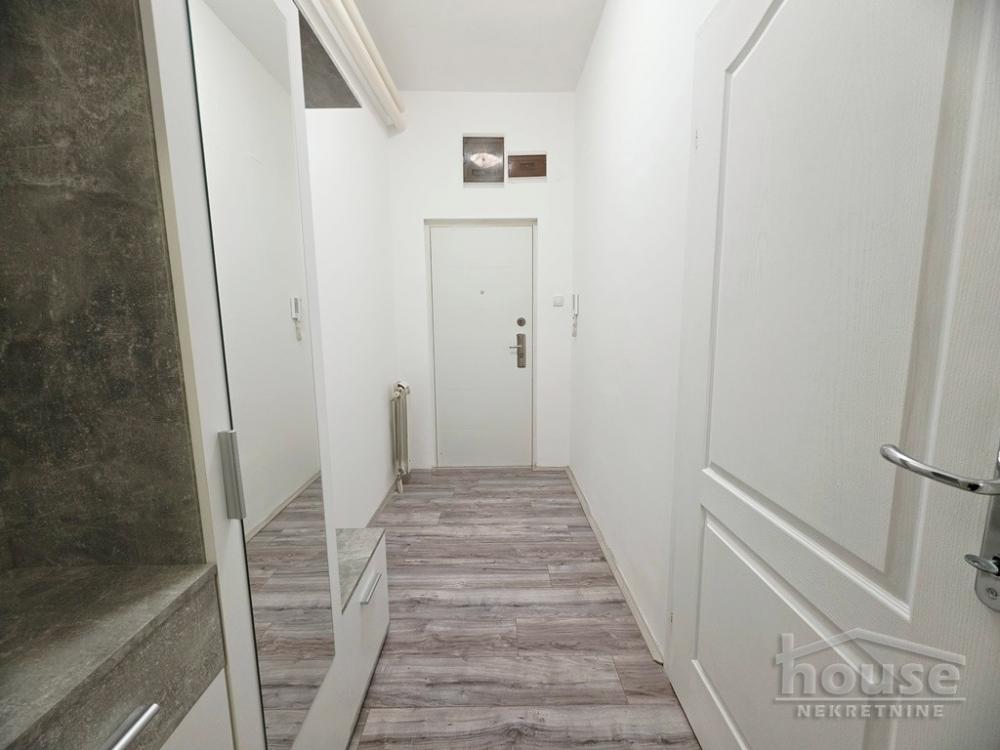 Slika 11 - Stan,NOVI SAD,BULEVAR,kv: 71.00, € 198800, ID: 1065639