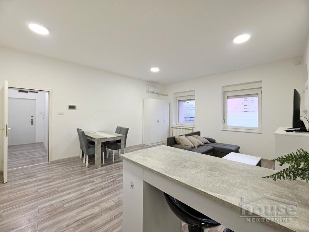 Slika 2 - Stan,NOVI SAD,BULEVAR,kv: 71.00, € 198800, ID: 1065639