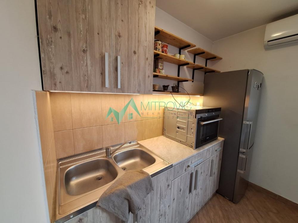 Slika 2 - Jednoiposoban, 28m2, Adice Novi Sad, sa parkingom